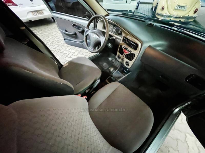 FIAT - PALIO - 2005/2006 - Cinza - R$ 25.900,00