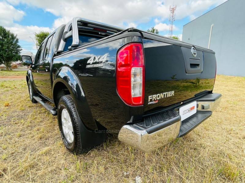 NISSAN - FRONTIER - 2014/2014 - Preta - R$ 89.900,00