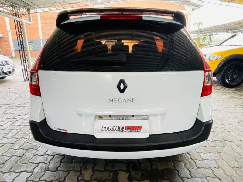RENAULT - MÉGANE - 2012/2012 - Branca - R$ 34.900,00