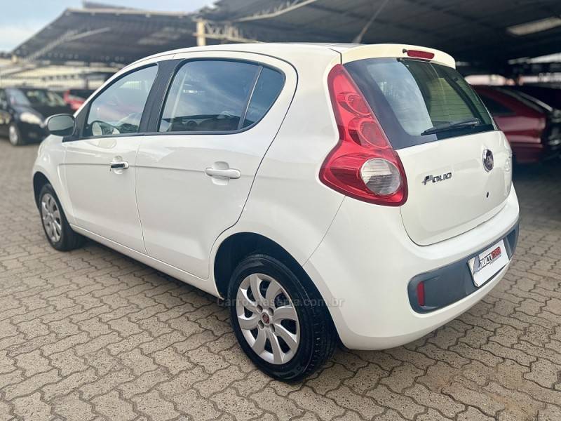 FIAT - PALIO - 2013/2014 - Branca - R$ 35.900,00